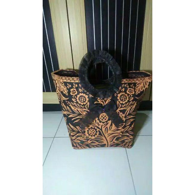 

Tas Souvenir Batik Tas Hajatan