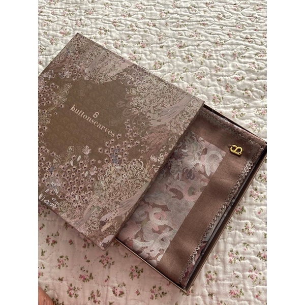 Buttonscarves Ederra in Mojave