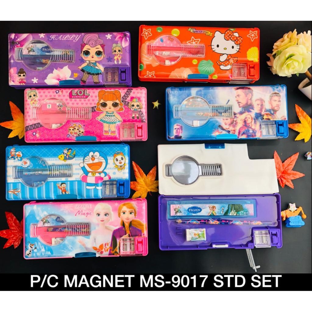 

KOTAK PENSIL MAGNET BESAR DENGAN RAUTAN PLUS ISI KARAKTER KARTUN