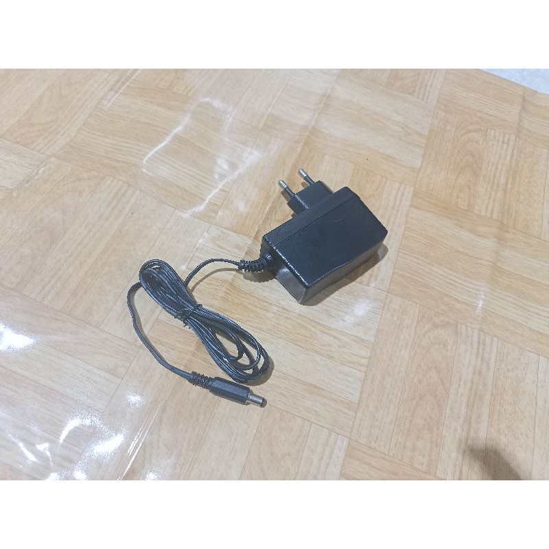 Charger Timbangan atau Adaptor Timbangan 9V 1A plus dalem