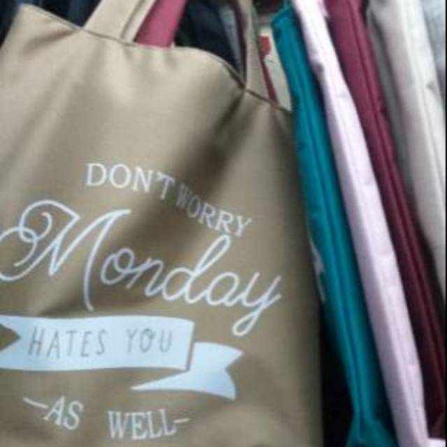 

tas kanvas ukuran 30cm x 40cm x 8cm 100gram bahan tebal kwalitas super