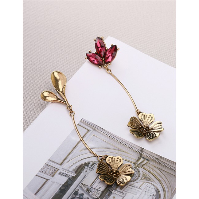 LRC Anting Tusuk Fashion Ancient Gold Asymmetrical Flower Earrings F69864