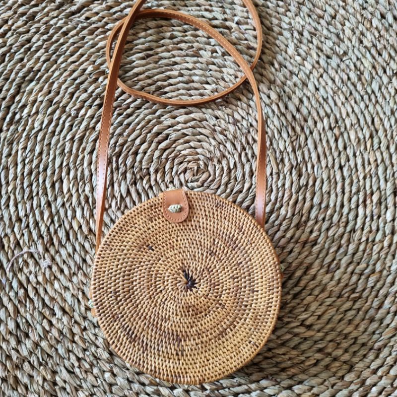 Tas rotan bulat/ Tas rotan bulat bali/ Tas rotan bulat murah/ tas bulat rotan selempang/ Tas rotan b