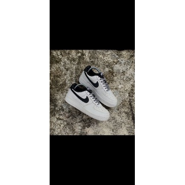 NIKE AIRFORCE 1 LOW LV8 BLACK SIZE 40 PRICE 470K