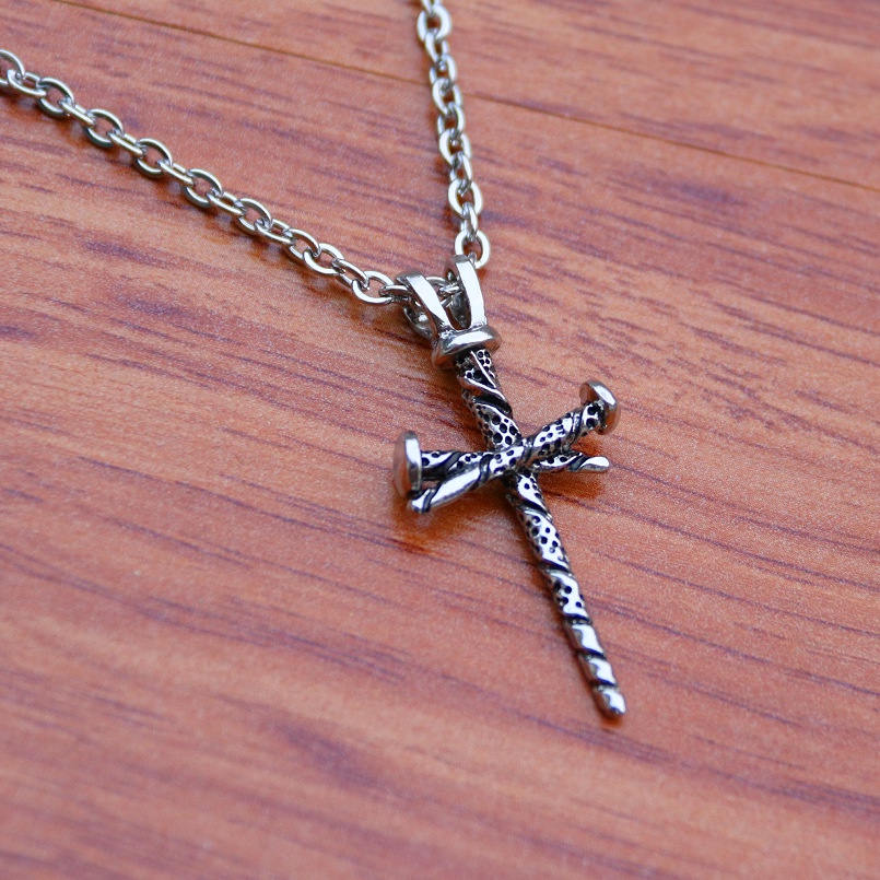 2021 Retro Titanium Steel Casting Men's Pendant Nail Necklace Cross Holiday Gift