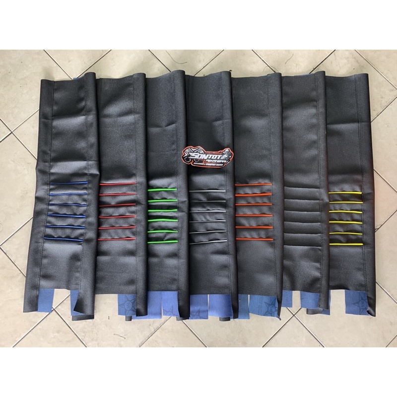 SARUNG JOK LIPAT WARNA SUPERMOTO DAN TRAIL