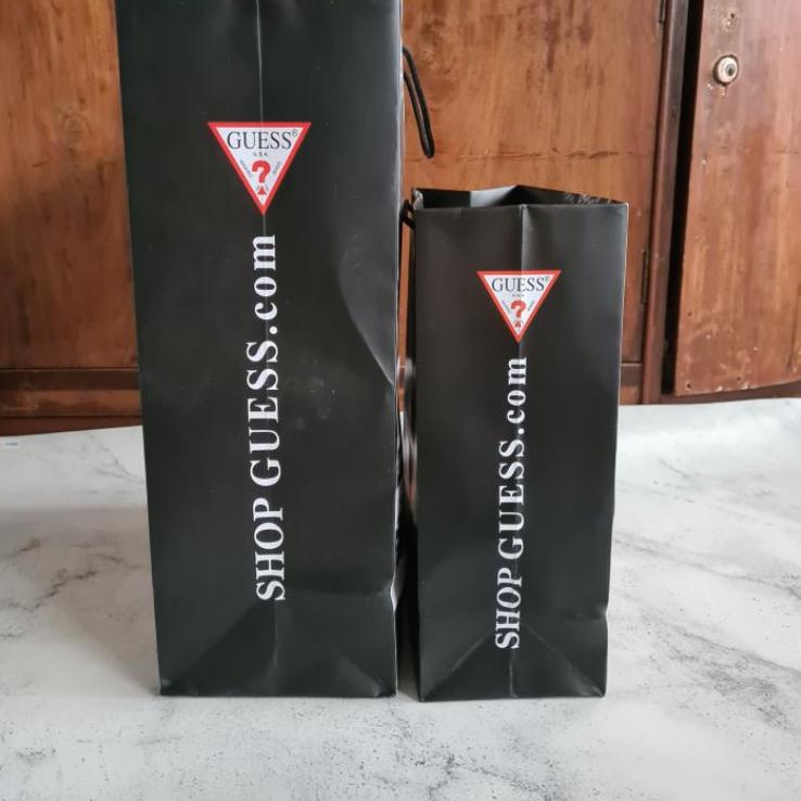 

[NP559] READY STOCK Paper bag BISA BELI TANPA TAS guess kecil dan besar (pilih salah 1) edisi model JLO [lr -337]