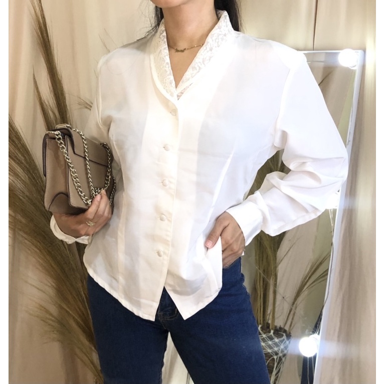 Kemeja Putih Kerah Renda Kemeja Putih