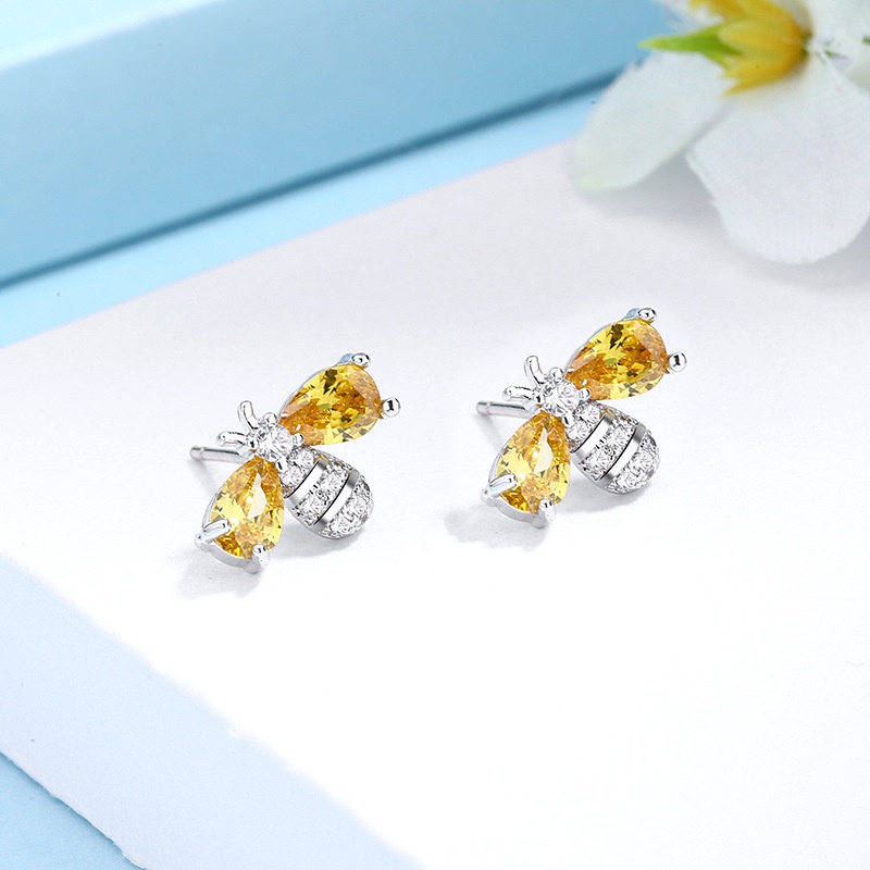Anting Stud 925 Silver Desain Bunga Lebah Aksen Mutiara Bahan Zirkon Untuk Wanita