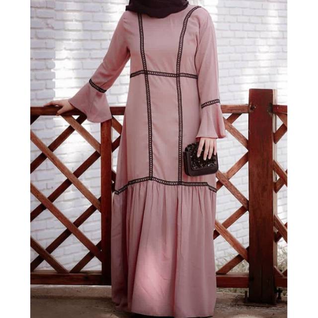 Raisa Dress size L by saeeda official