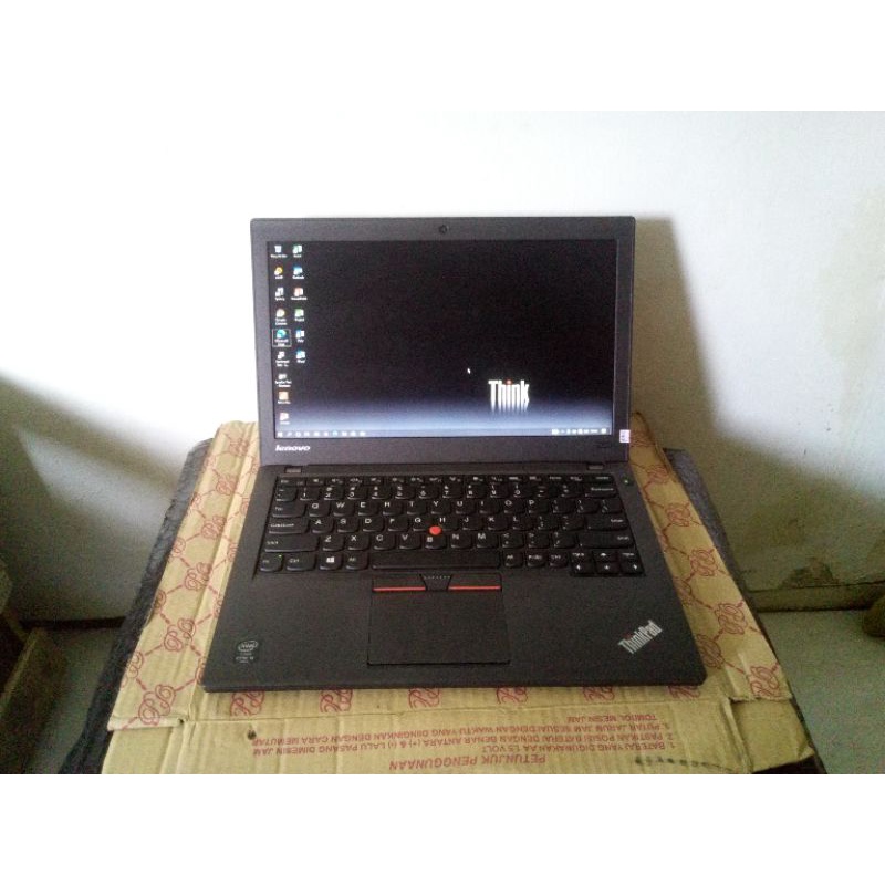 Lenovo Thinkpad X250 core i5.