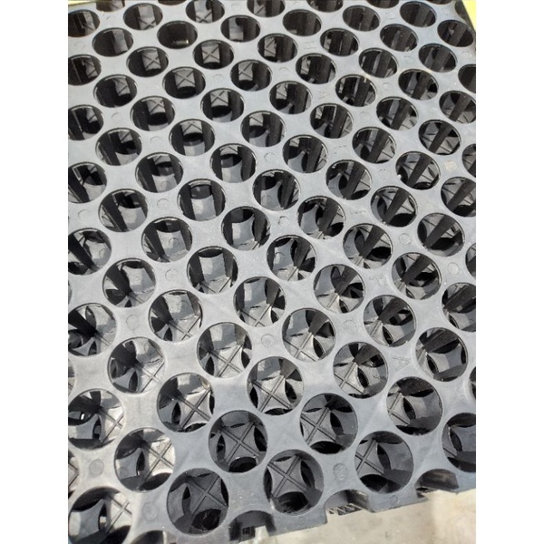 DRAINASE CELL RUMPUT SINTETIS - ALAS LAPISAN RUMPUT SINTETIS 25X25 CM TERMURAH