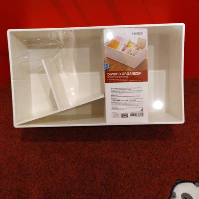 MINISO ORIGINAL | RELIEF PATTERNS DIVIDED ORGANIZER
