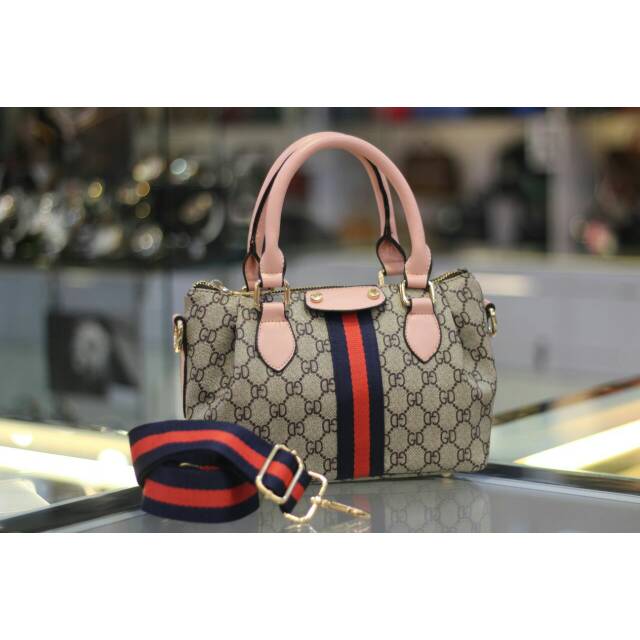 Gucci strap mini handle bag 913