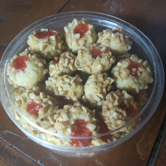 

Kue kacang (peanuts butter)