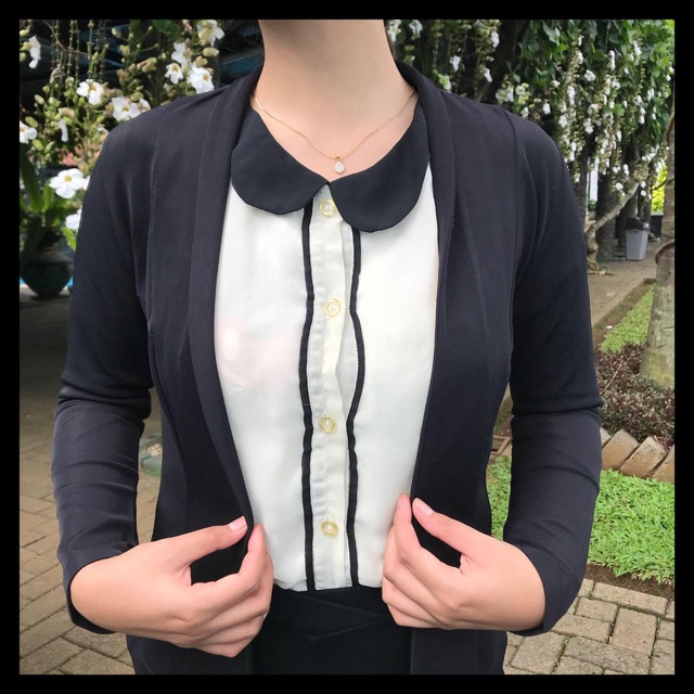 Blazer hitam ladosa