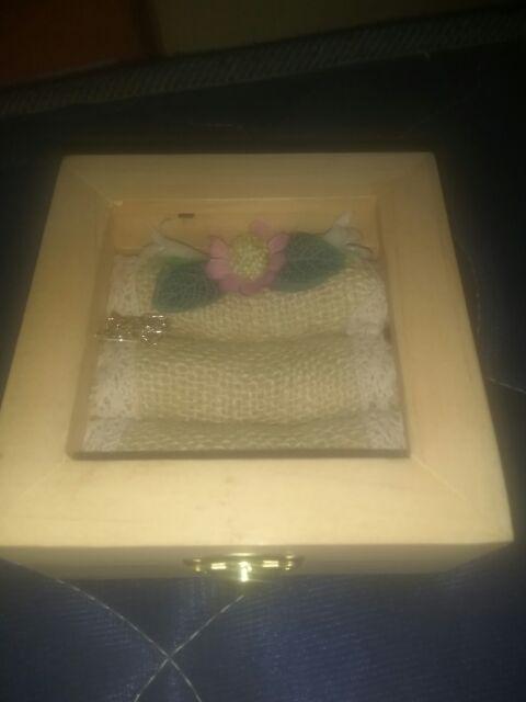 Kotak Cincin Kayu Kecil + Bunga Untuk Seserahan/ Lamaran Kc