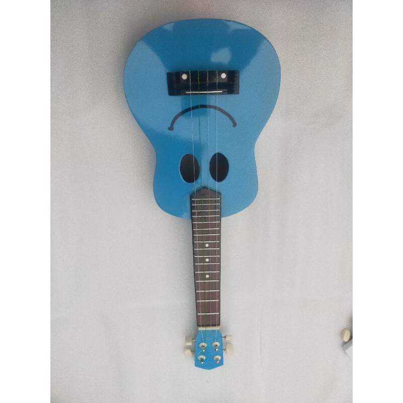 ukulele asli dari kayu bonus pick