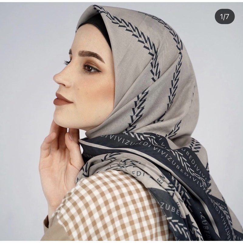 PRELOVED ZEAMAYA SCARF VIVI ZUBEDI