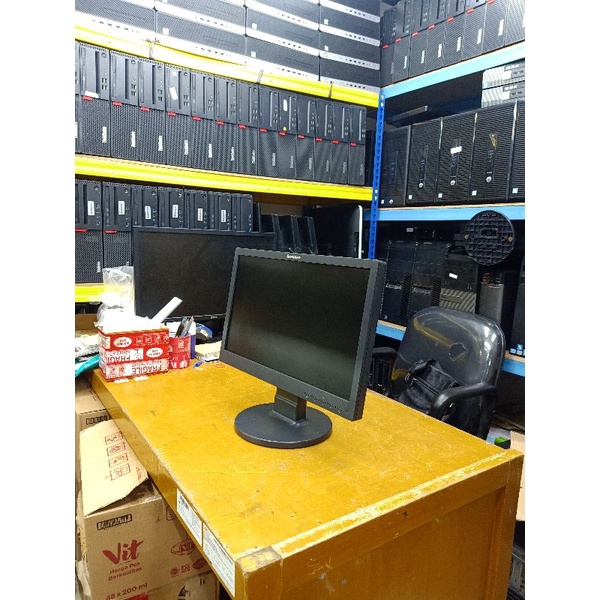 MONITOR LENOVO 19 INCH WIDE SCREN BARANG MANTAP