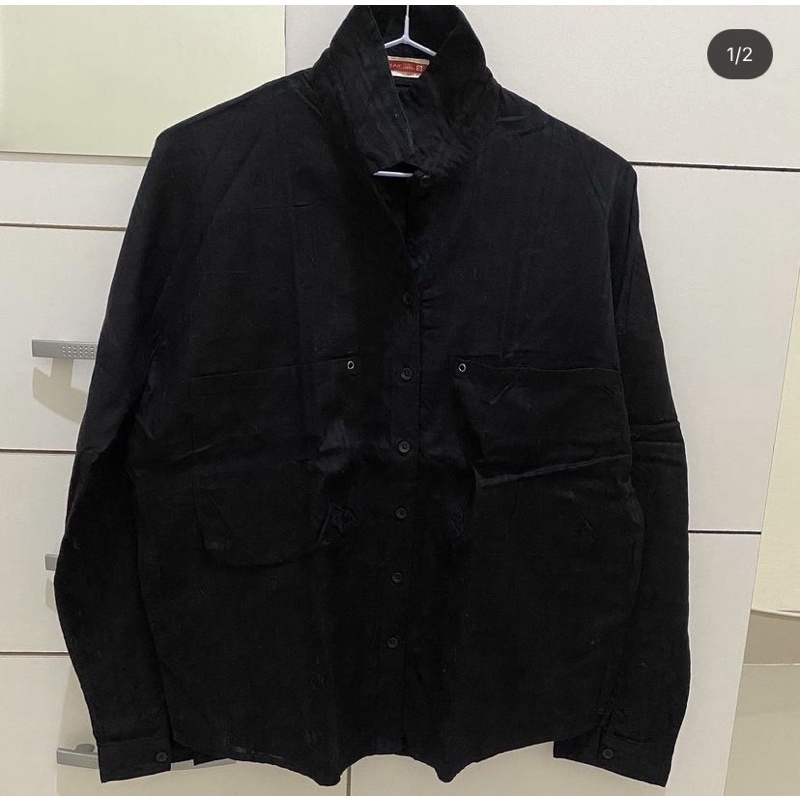kemeja hitam by Logo Jeans (Preloved)