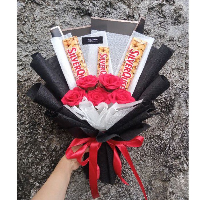 custum bucket coklat dan bunga flanel