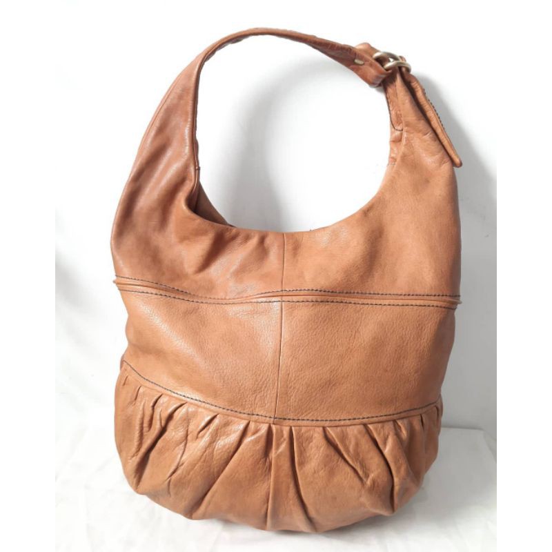 Juicy Couture Leather Shoulder Bag (Tas Kulit Juicy Couture Shoulder Bag)