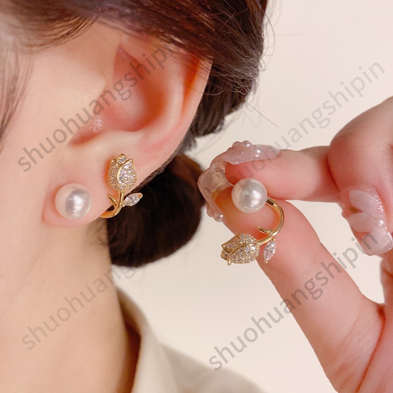 Anting Bentuk Bunga Tulip Aksen Berlian Gaya Korea