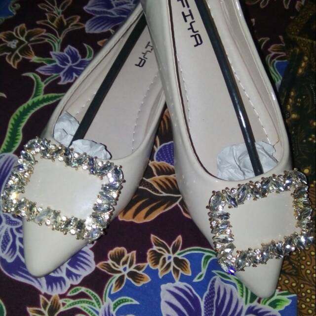 flat shoes impot SOFIYA