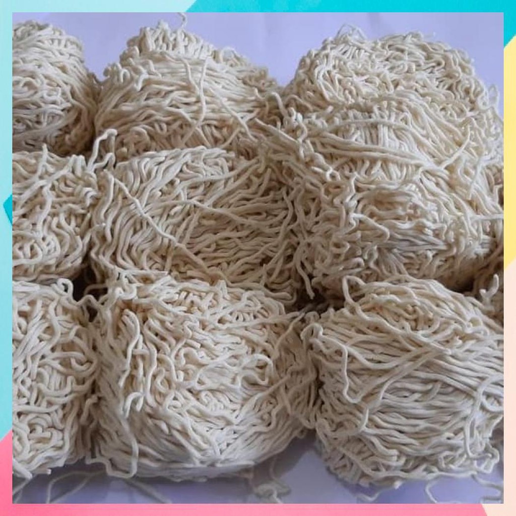 

MIE MENTAH KERITING SPECIAL TELUR AYAM KAMPUNG UNTUK MIE AYAM/BAKMIE - MENTAH RAKYAT