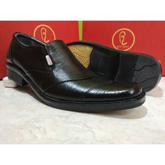 Sepatu pantofel pria formal kulit asli elegan