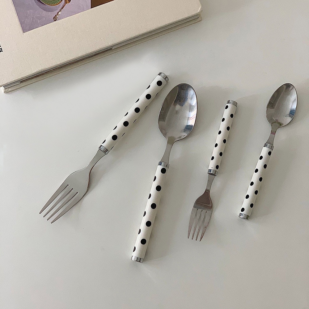 Set Peralatan Makan Sendok Garpu Pisau Bahan Stainless Steel Gaya Retro Korea Western