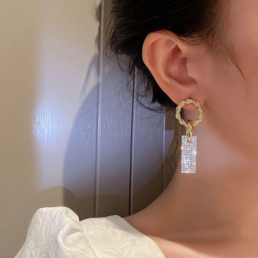 NEEDWAY Wanita Anting Hoop Kepribadian Minoritas Pesta Fashion Desain Persegi Panjang Kartu Liontin Lady Berlian Imitasi Earrings