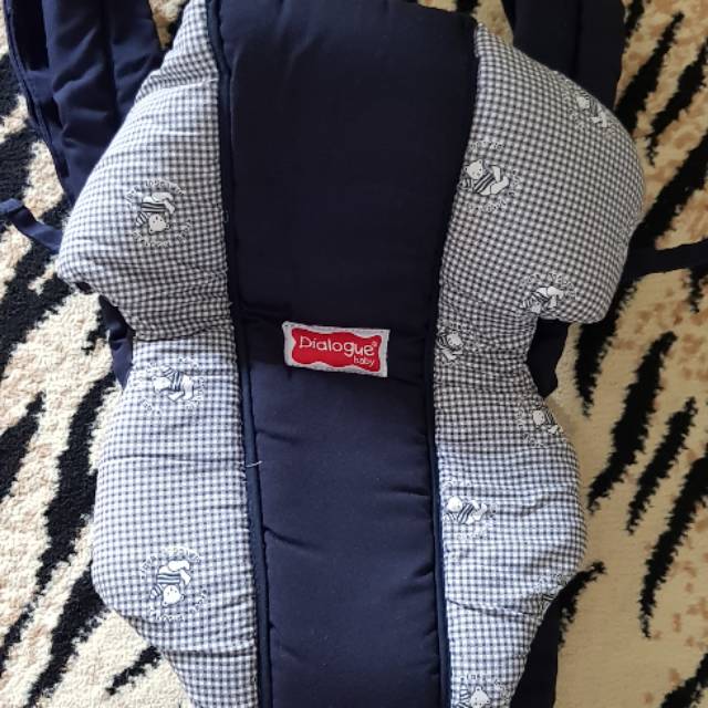 Gendongan bayi dialogue