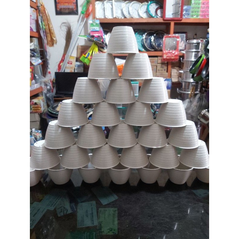 Pot bunga putih kecil model tawon