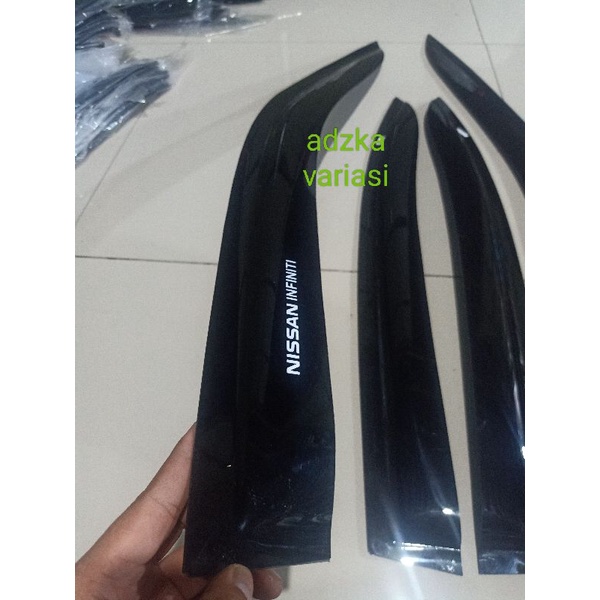 talang air mobil Nissan sedan infiniti model slim tahun 1996 sampai 2000