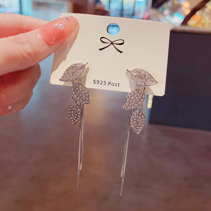 Anting Gantung Panjang Tusuk Silver Sterling 925 Motif Daun Aksen Berlian + Rumbai Untuk Wanita