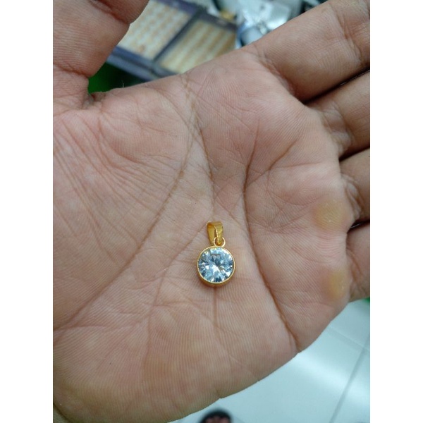 Liontin Titanium gold mata bulat