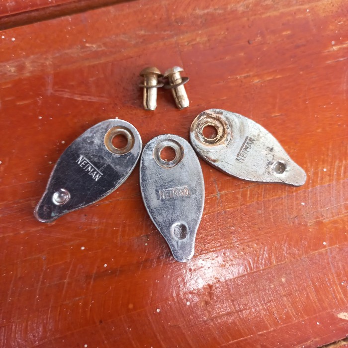 daun kunci vespa tutup kunci stang Vespa ,daun kunci stang Vespa kunci Neiman original