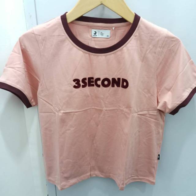 15805 3Second Kaos wanita crop