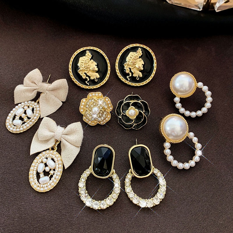 Anting Stud Panjang Hias Mutiara Berlian Gaya Vintage Untuk Wanita