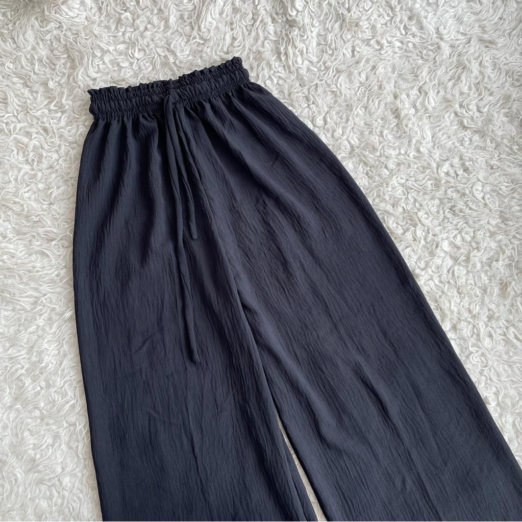 RUBY SET//SETELAN KULOT KRINKEL//OOTD KEKINIAN// SETELAN TERLARIS// SETELAN PALING BANYAK DI MINATI-CELANA SAJA HITAM