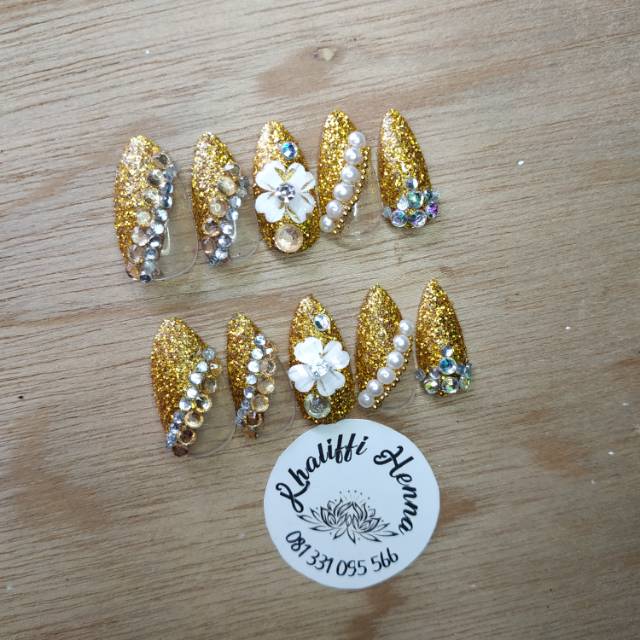 Kuku palsu wedding stiletto emas