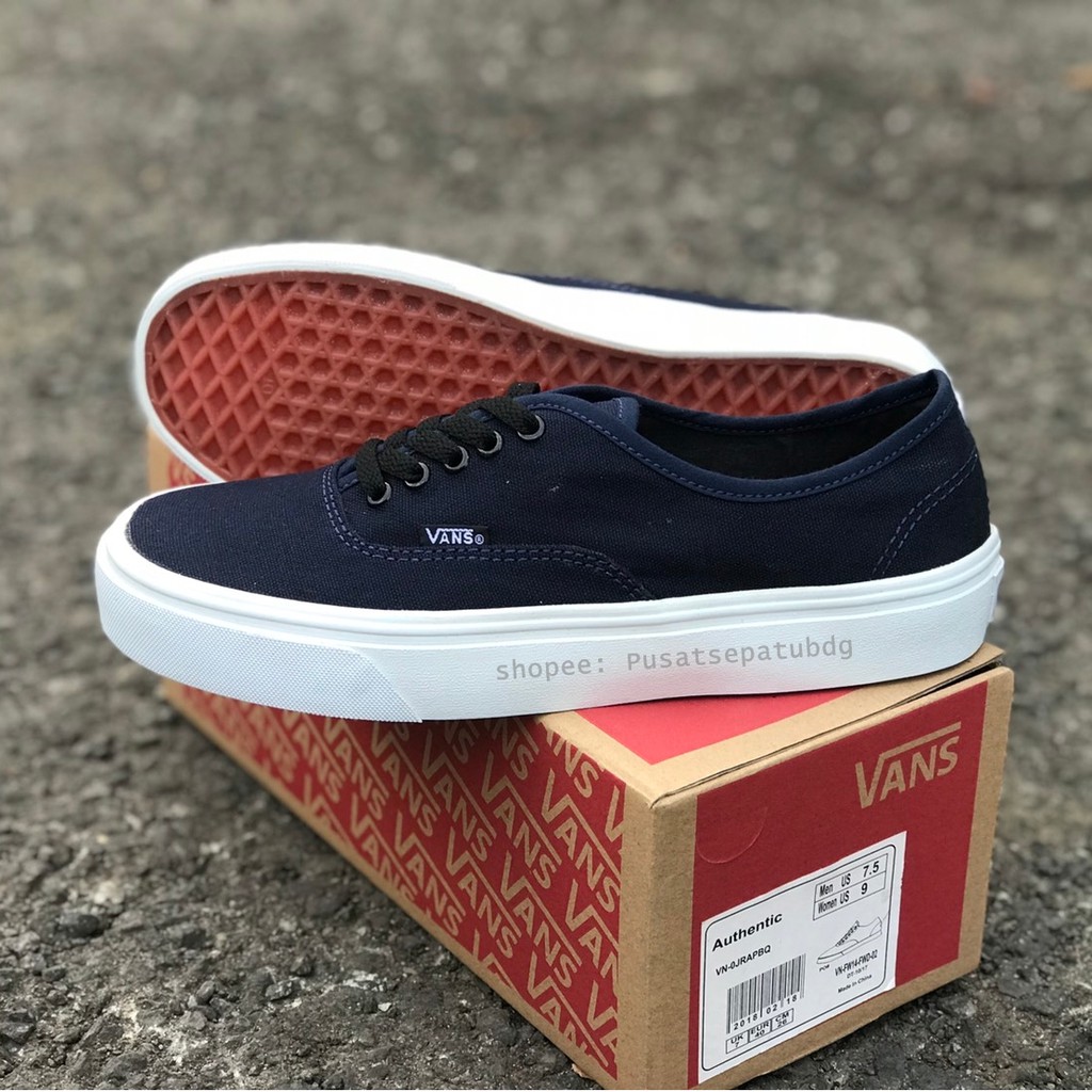 VANS AUTHENTIC MONO BLACK WHITE WAFFLE DT