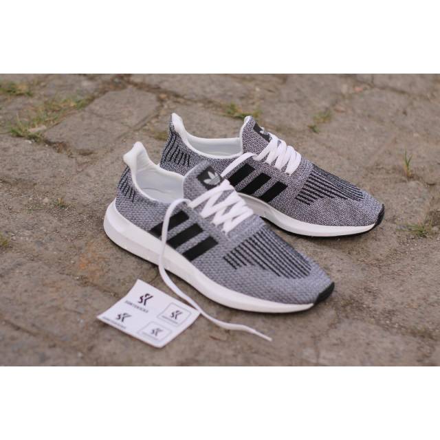 sepatu adidas swift run