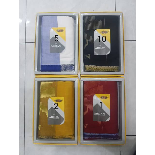 Sarung Ardan PSD Polos Dobby Hitam Polos/Putih Polos