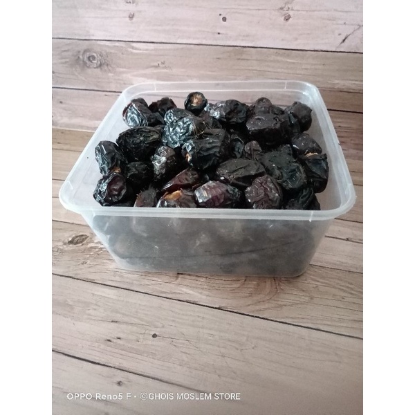 

Kurma Ajwa 150 gr Kurma Nabi Ajwa dates