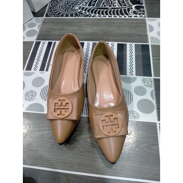Pansus Wanita Model  Flatshoes