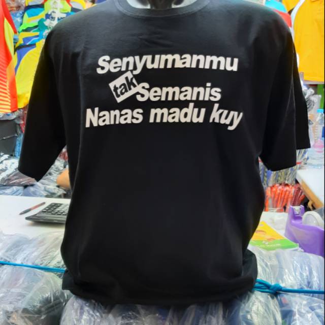 Baju kaos desain NAMA SENDIRI