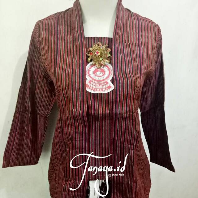 Kebaya Lurik Baju Adat Jawa Wanita Warna Merah Bata Maroon